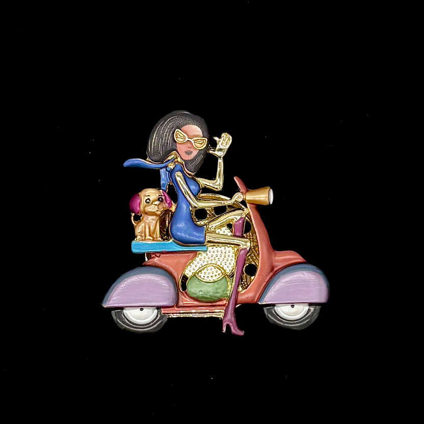 Chic Motor Magnetic Brooch