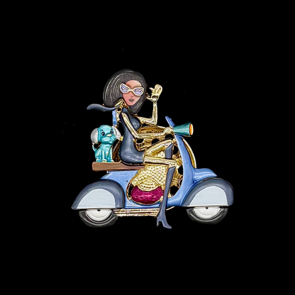 Chic Motor Magnetic Brooch