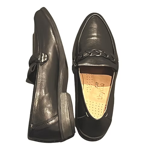 Thyme&Co. Finest Green or Black Leather Loafer